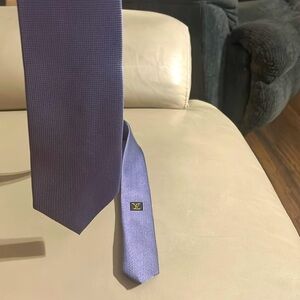 Louis Vuitton purple tie just beautiful great for Valentine’s Day